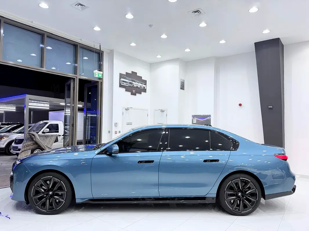 BMW 7-Series 2024