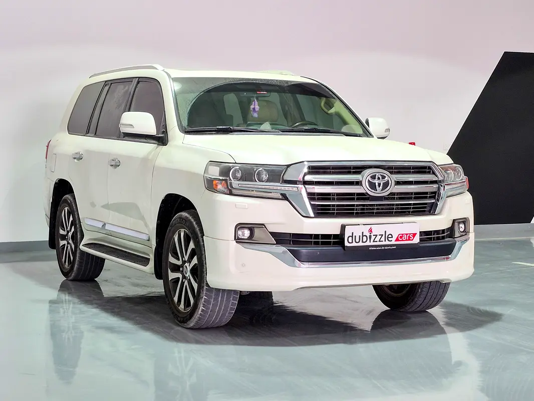 Toyota Land Cruiser 2019 — photo 1 of 15
