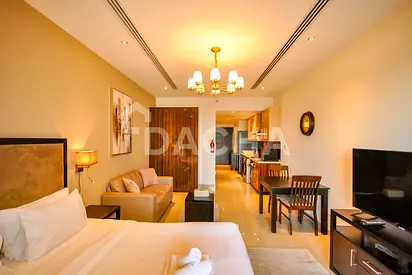 Furnished Studio | Canal View | Vacant