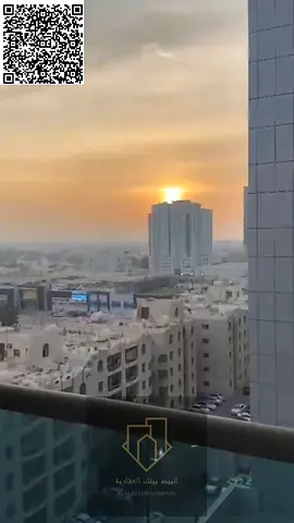 شقه غرفتين وصاله مساحه واسعه واطلاله مفتوحه قريبه من جميع الخدمات وسهل المخرج الى الشارقه ودبى