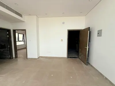 First tenant, large balcony with sea view, spacious layout, prime location, exclusive price with easy and flexible payment options.