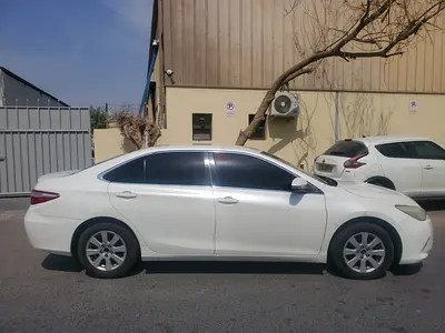 Toyota Camry 2016 Mid option GCC Lulu white color