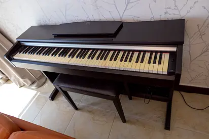 YAMAHA YDP 102 Piano for Sale