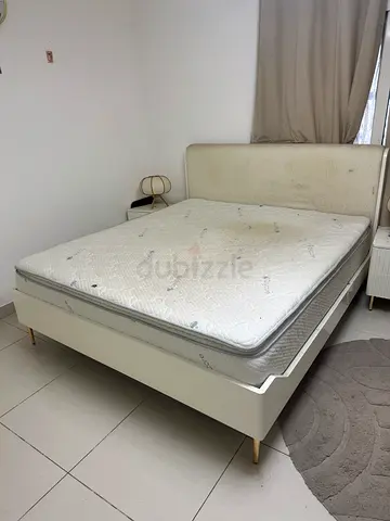 King size bed