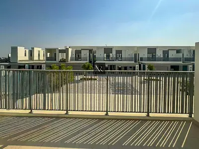 READY TO MOVE | MULTIPLE CHQ | CLOSE TO AMENITIES