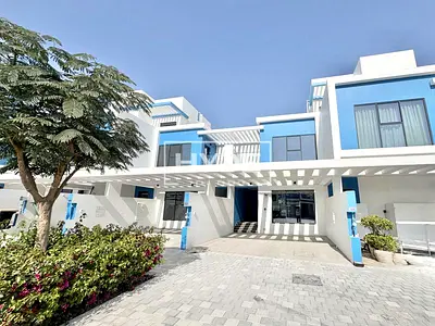 Park Views | Single Row | Near Pool & Park