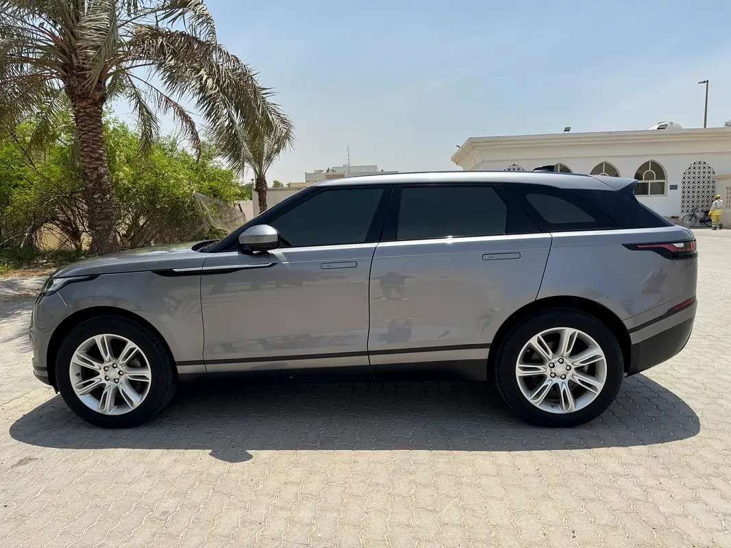 Land Rover Range Rover Velar 2020 — photo 1 of 5