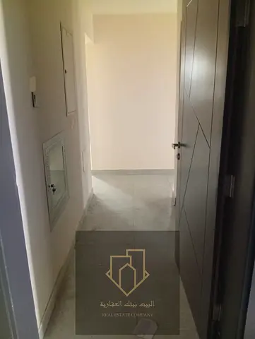 Excellent location - Large area - Close to the Dubai and Sharjah exit - Close to all services