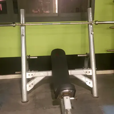 Commercial Decline Bench Press with Barbell Rack – Heavy Duty | Ajman Gym Sale