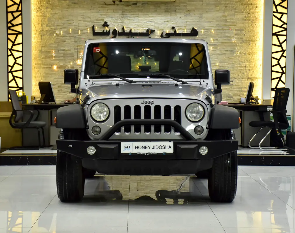 Jeep Wrangler 2016 — photo 1 of 16