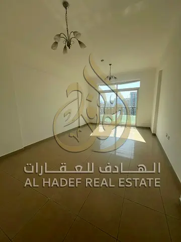 🏡 للإيجار في الشارقة – منطقة الرولة متاح شقة غرفة وصالة مع بلكونة بموقع مميز قريب من جميع الخدمات.📍 موقع حيوي قريب من الأسواق والمواصلات وجميع الخدم