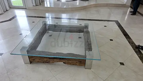 Marina home coffee table like a new condition