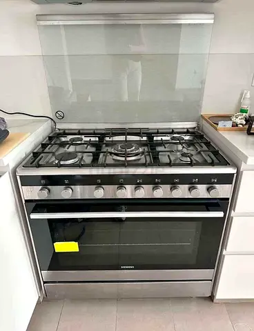 Siemens Brand 5 Burner Full Gas Cooker Range Size 90cm