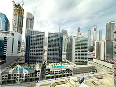 Burj &amp; Canal views | Mid foor | Corner Appartment