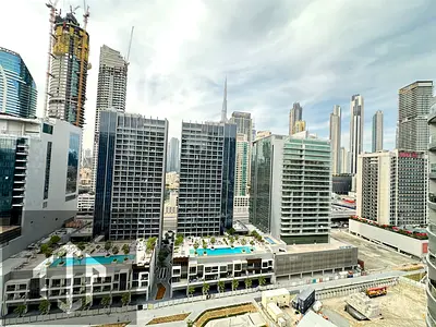 Burj & Canal views | Mid foor | Corner Appartment