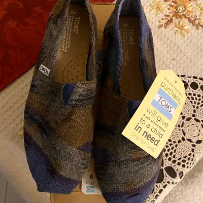 TOMS Classic Slip-Ons in Colorful Fabric