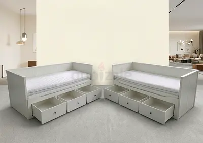 Comfortable daybed with soft mattress and 3 storage drawers. Perfect for sleeping and relaxing.
