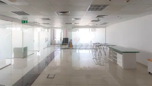 1805 sq/ft Large Office