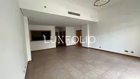Vacant l Unfurnished l Spacious