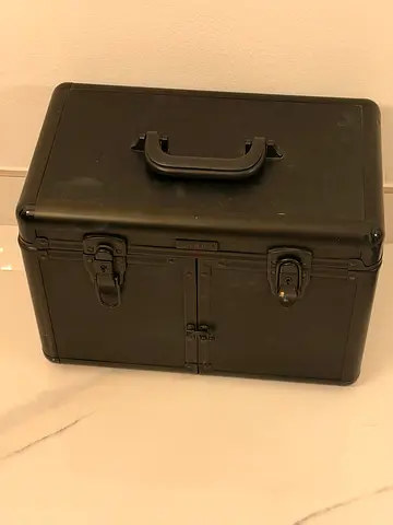 Sephora Professional Makeup Train Case – Aluminum