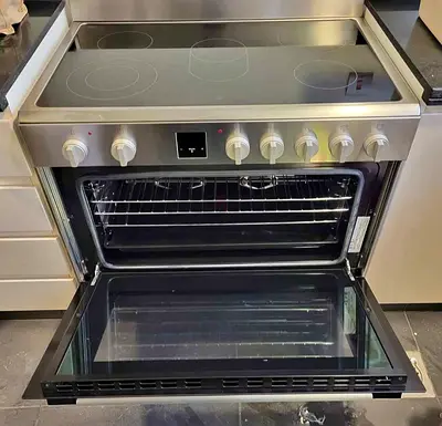 Selling BOSCH 5 Hobs Full Electric Ceramic Cooker Range Size 90cm