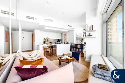 Converted 2 Bed | High Floor | Sea Views