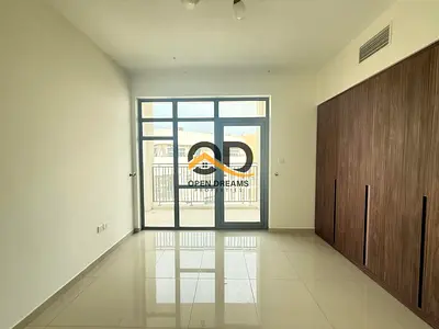 Spacious 1Bed Apartment with Balcony and Covered Parking