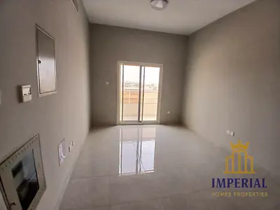 شقه غرفه وصال منفصله مع حمامين وبلكونه