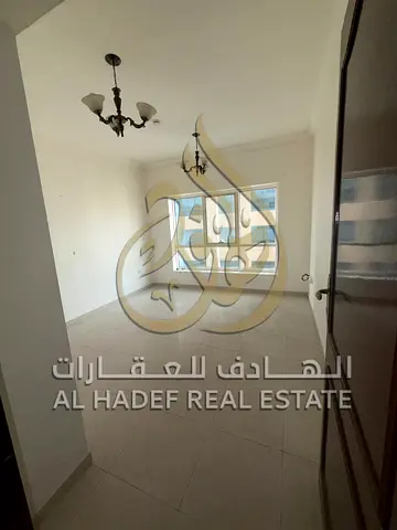 شقة 3 غرف وصالة في القصباء بمساحات واسعة وبلكونة كبيرة وإطلالة ساحرة وفيو مفتوح مع باركن مجاني وشهر مجاني