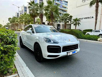 Lady Owner, 2023 Porsche Cayenne Coupe, Black Edition