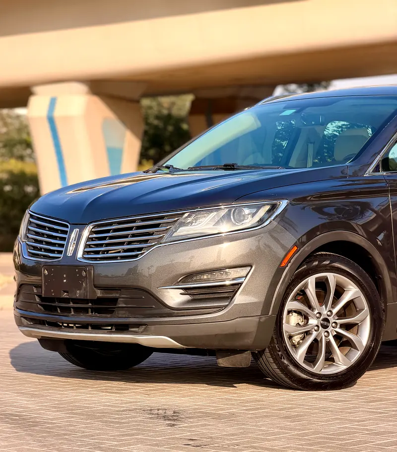 Lincoln MKC 2017 — photo 1 of 12