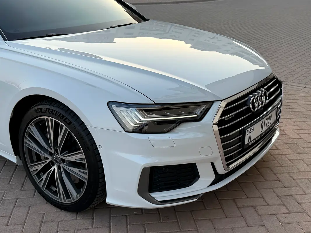 Audi A6 2019 — photo 1 of 11