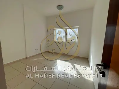 شقة غرفة وصالة في المجاز 3 بمساحة واسعة وبلكونة بإطلالة مفتوحة في موقع حيوي جاهزة للسكن