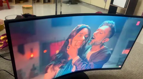 Samsung Curved Monitor with Inbuilt speaker