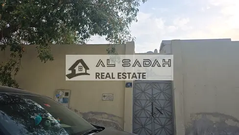 السلام عليكم 

للبيع بيت في منطقة ميسلون 
موقع ممتاز على شارع قار بالقرب من شارع العام 
مساحة الارض : 2,436 قدم 
مكون من 3 غرف وصاله و مطبخ 
مؤجر بدخل 36,000 
مطلوب 580,000