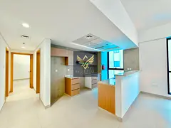 Brand New Building // American Style Kitchen // Bright And Elegant