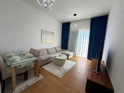 استيقظ كل يوم على إطلالة بحر كاملة في كورنيش عجمان! 🌊