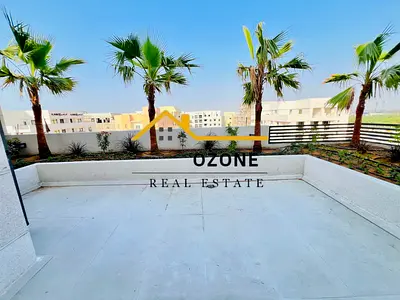 Penthouse 2bhk brand building good location easy exit to dubai