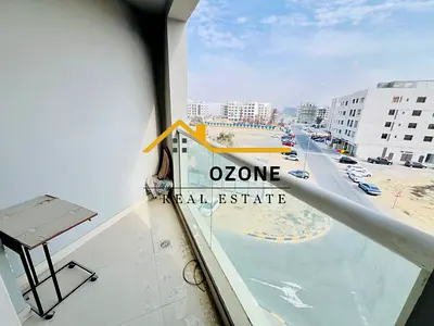Wow open view one bhk / like a new building /full family area good location / easy exit to dubai