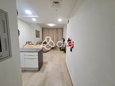 Vacant I Prime Location I Near Park