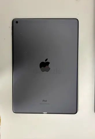 APPLE IPad 7th Generation - Excellent Condition - 32 GB - URGENT SALE (read desc!)