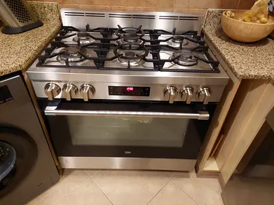Brand Beko Top 6 Burner Gas Down Oven Electric Cooker Range Size 90cm