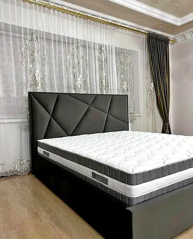 Stylish Modern Bed with Mattress