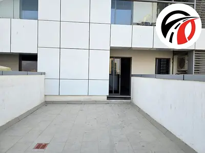 3BHK Available For Rent with Terrace Famliy Building Close To Metro