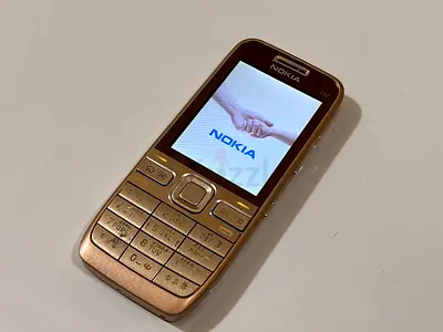 Nokia E52