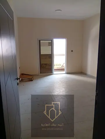 Excellent location - Large area - Close to the Dubai and Sharjah exit - Close to all services