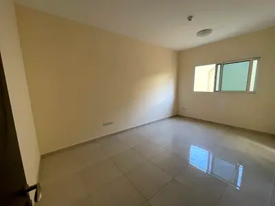 Free parking and an open view of Al Qasba Canal | 950 sq ft, elegant family tower, prime location close to the Dubai exit.