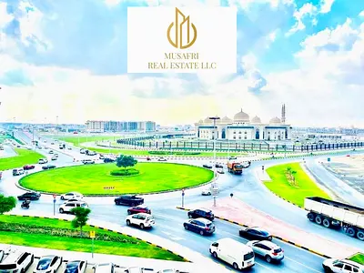 Luxury big apartment 3BHK With gym,pool,big balcony and parking with made room