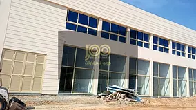 A distinctive complex consisting of 8 shops and 7 warehouses – a strong opportunity for investors;