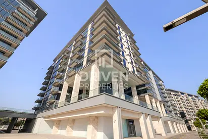 Exclusive | Vacant and Spacious | Canal View